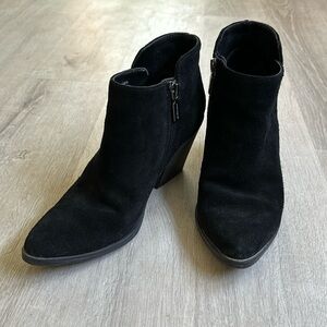 Blondo Waterproof Suede Black Booties